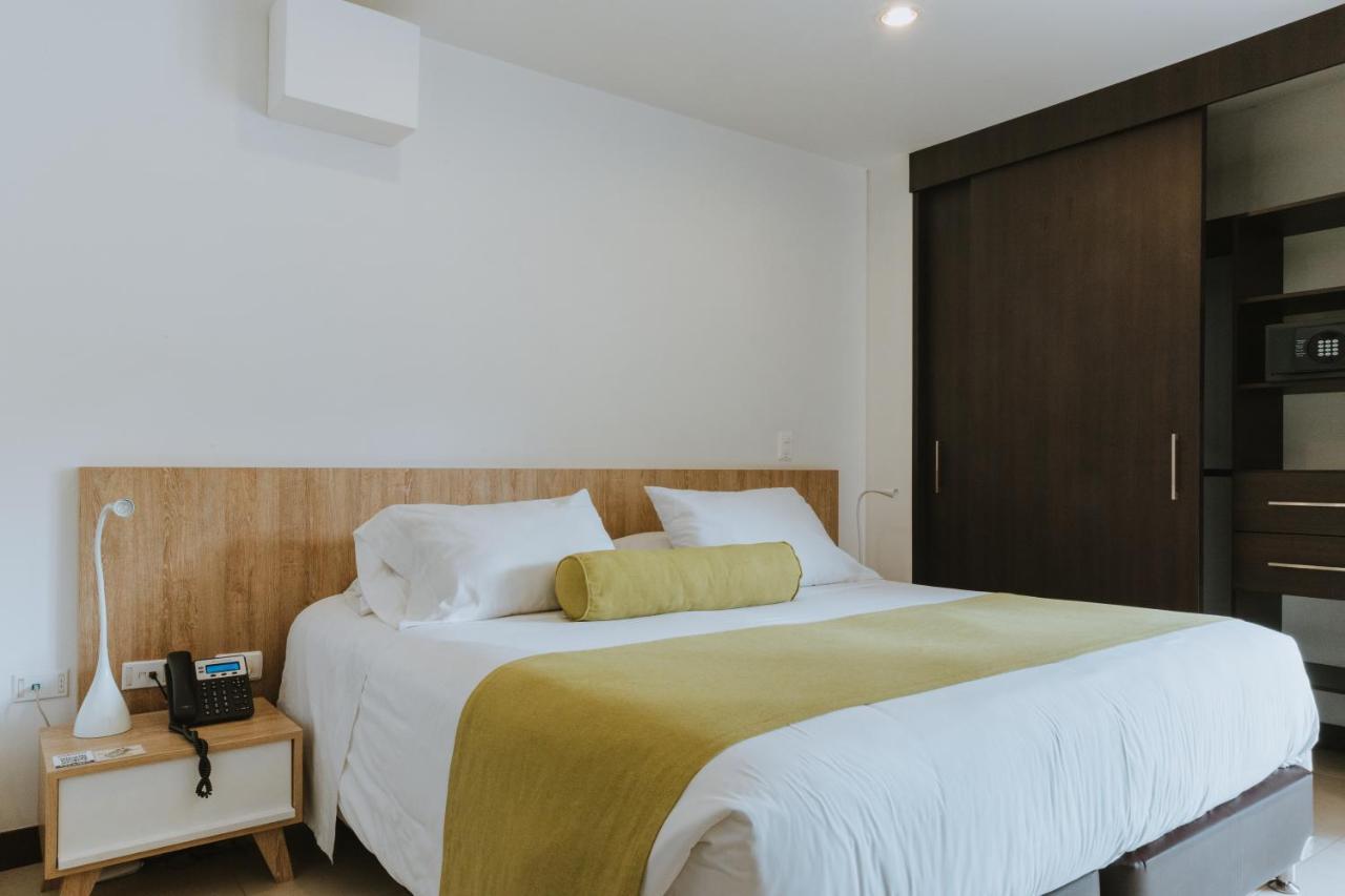 Travelers Rio Verde Living Suites Rionegro Exterior photo