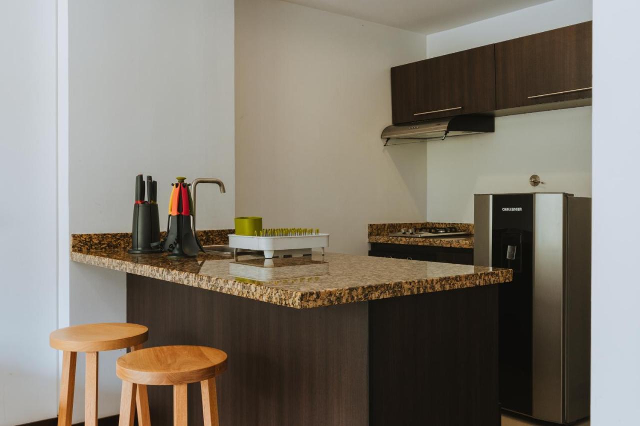 Travelers Rio Verde Living Suites Rionegro Exterior photo