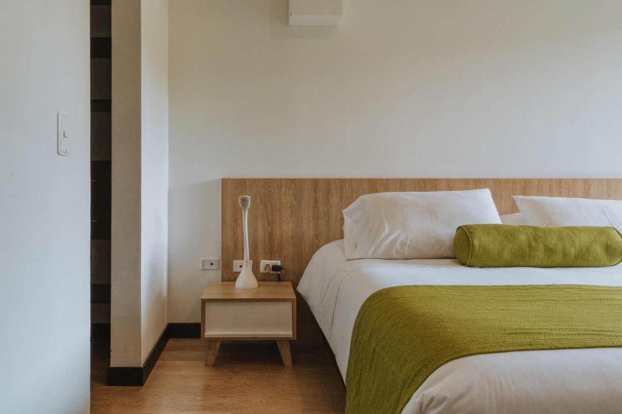 Travelers Rio Verde Living Suites Rionegro Exterior photo