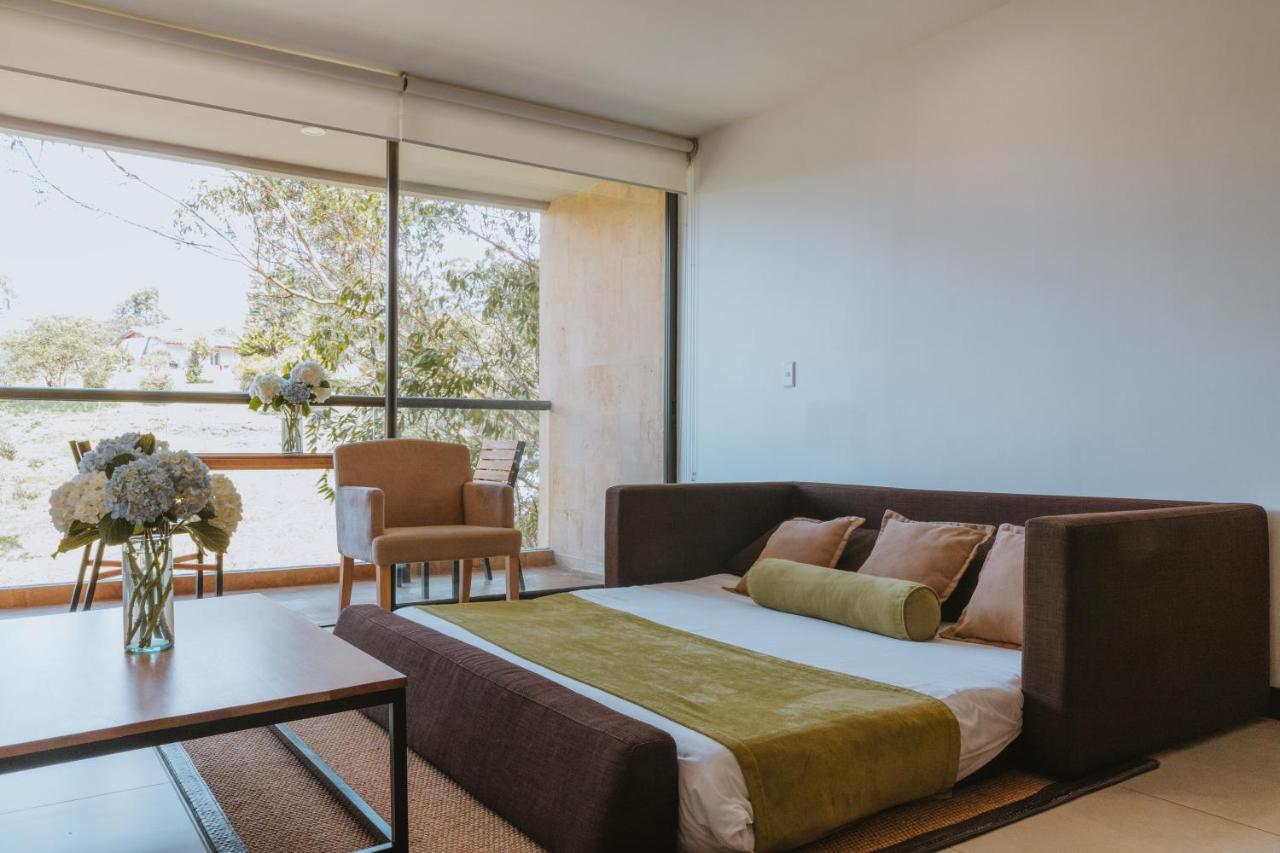 Travelers Rio Verde Living Suites Rionegro Exterior photo