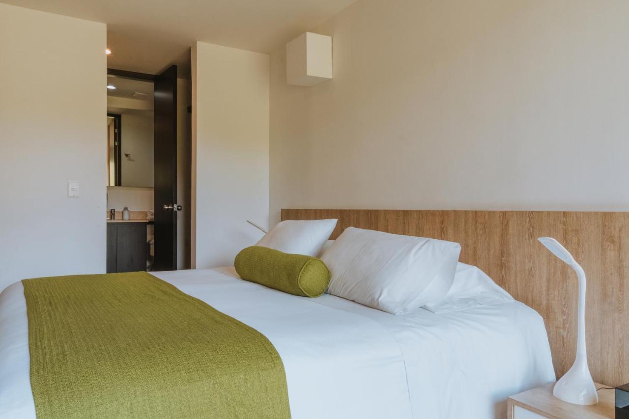 Travelers Rio Verde Living Suites Rionegro Exterior photo