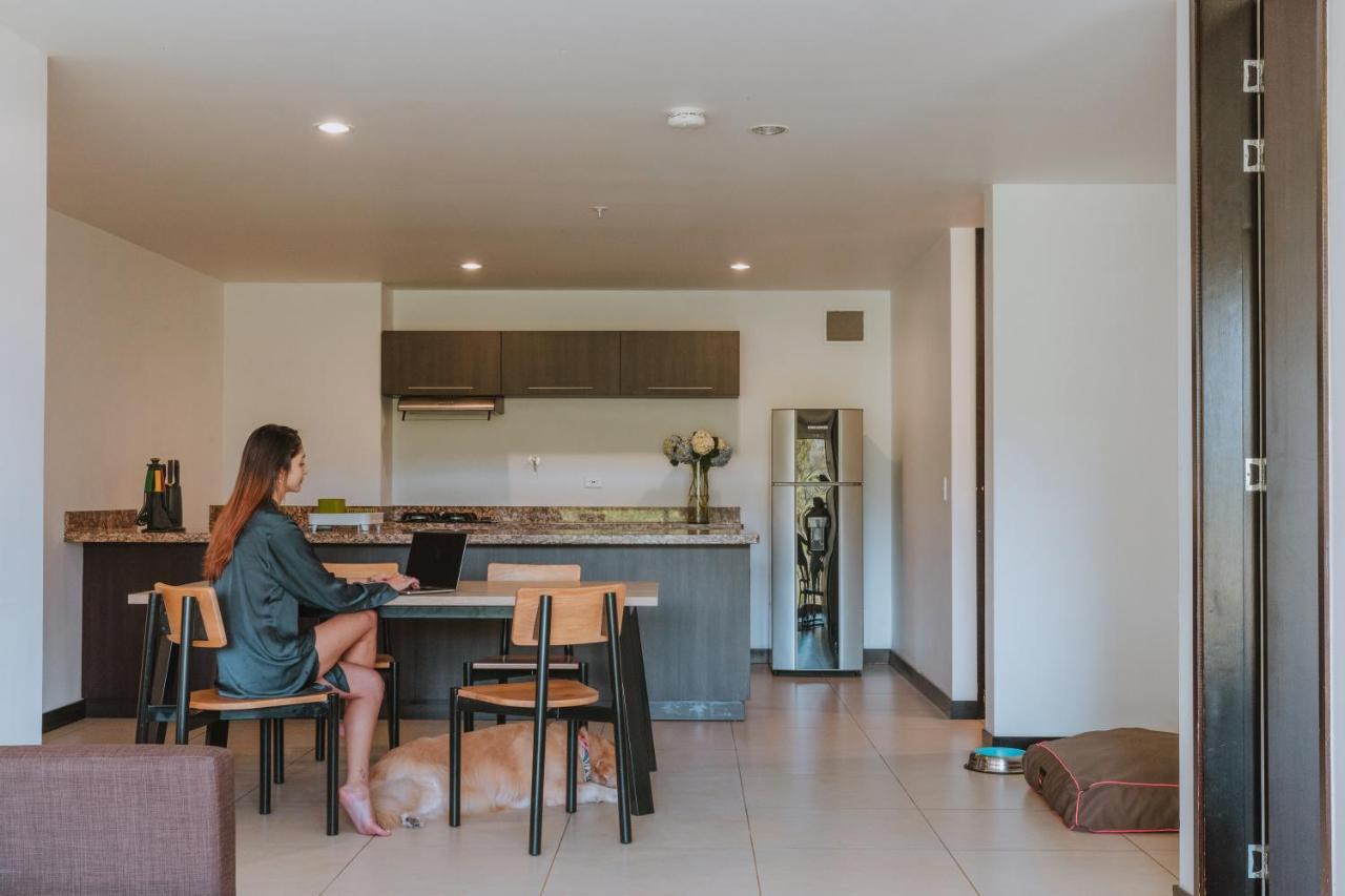 Travelers Rio Verde Living Suites Rionegro Exterior photo