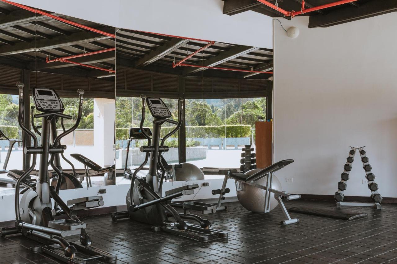 Travelers Rio Verde Living Suites Rionegro Exterior photo