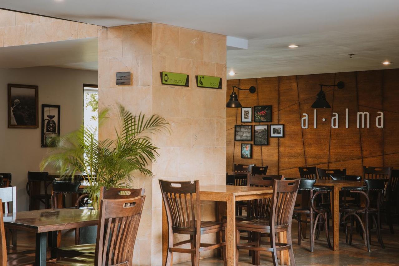 Travelers Rio Verde Living Suites Rionegro Exterior photo