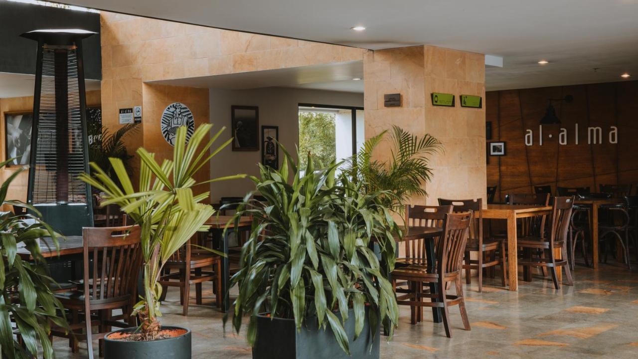 Travelers Rio Verde Living Suites Rionegro Exterior photo