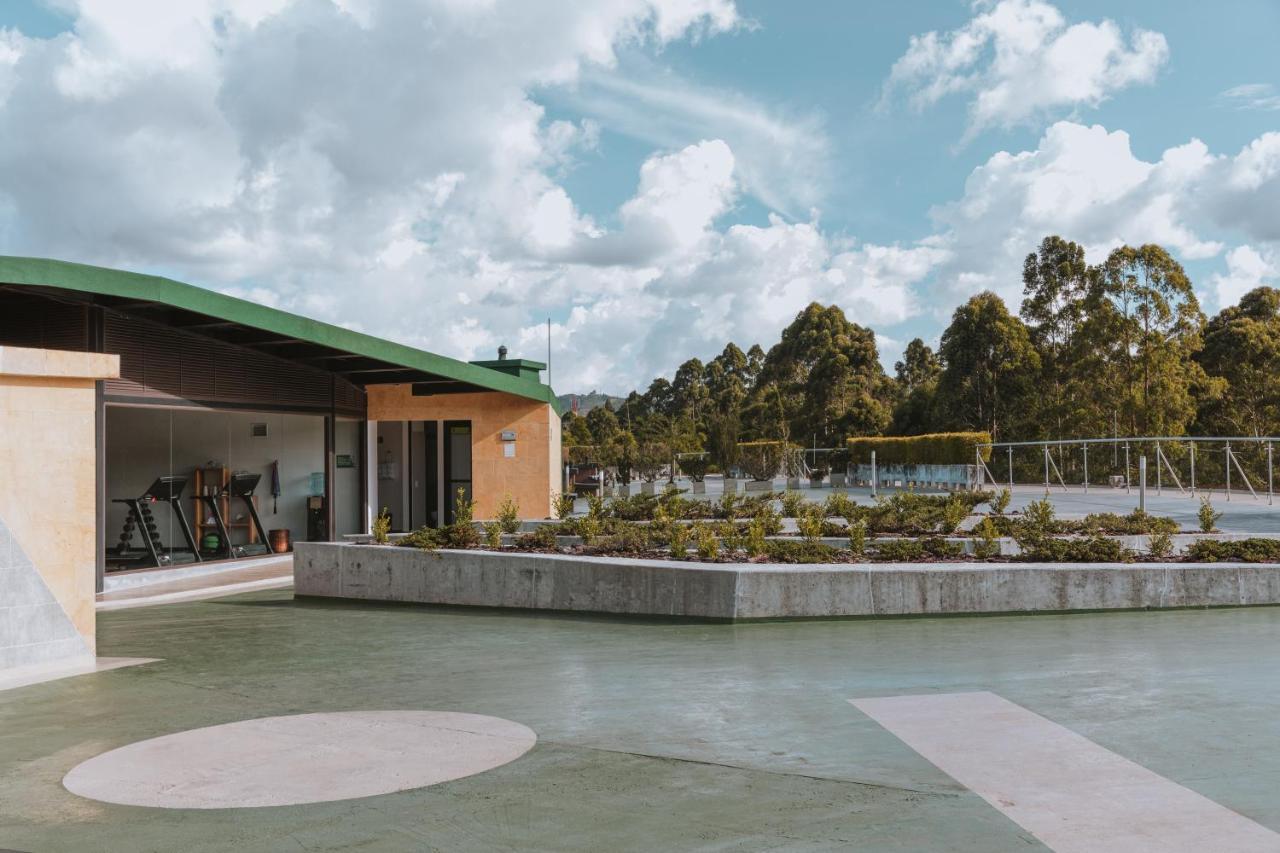 Travelers Rio Verde Living Suites Rionegro Exterior photo